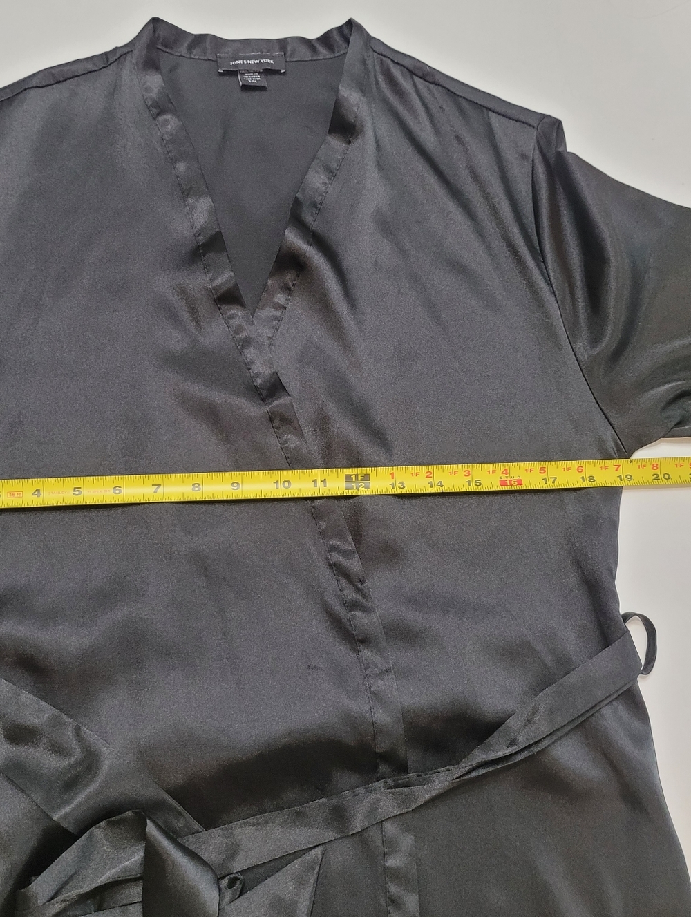 Jones New York Black Satin Lace-Trim Wrap Robe Size S/M - Picture 9 of 12